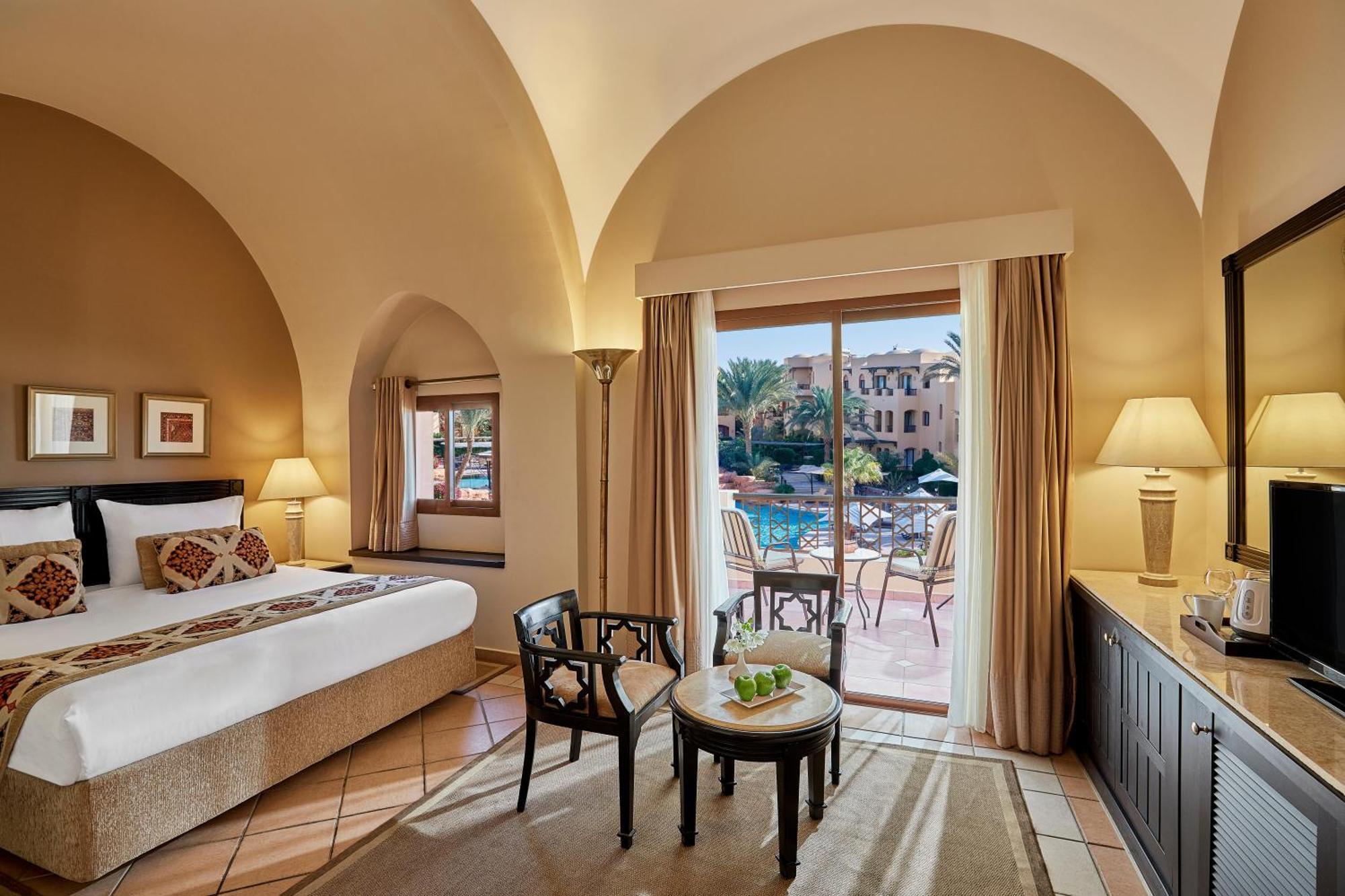 Superior Queen or Twin Bed Pool View